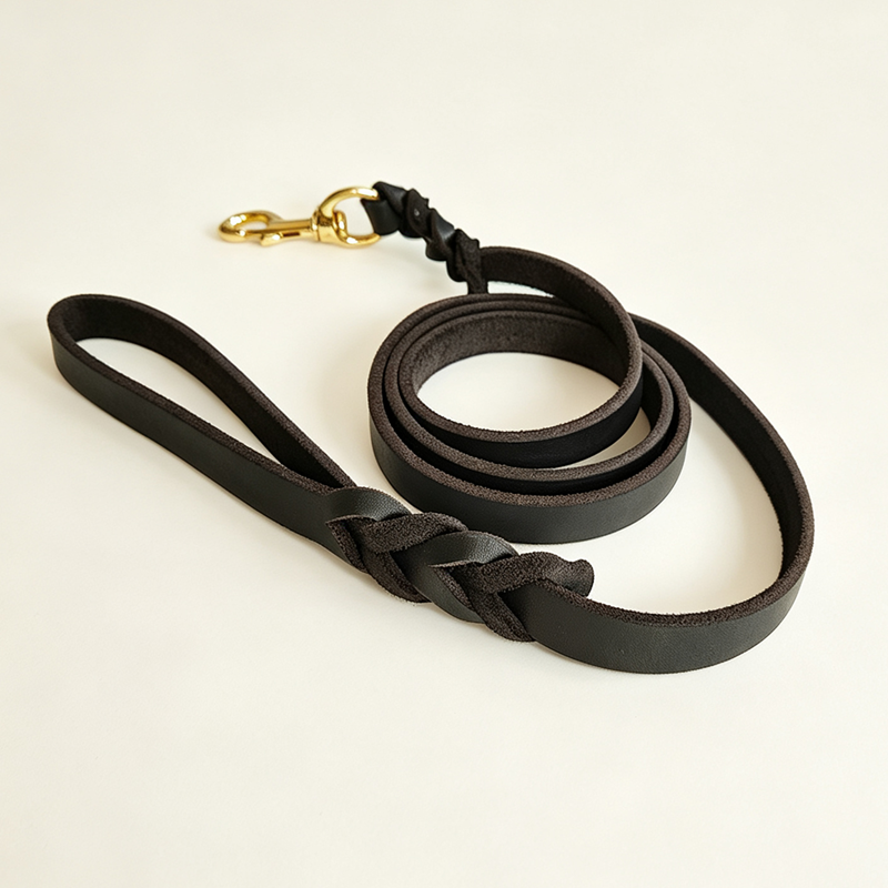 Genuine Leather Braided Dog Leash Heavy Duty Anti-Pull Walking Lead with Brass Hook Dog Training Leash for Daily Dog Walking
